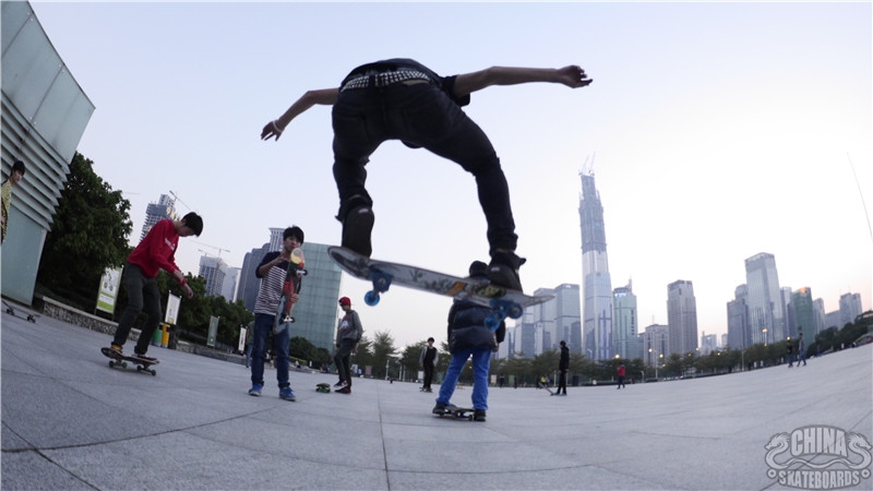 skate station滑板网线下教学-深圳市民滑板交流课堂