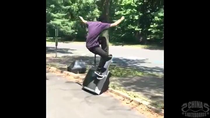 Tom Asta insta 中国滑板网