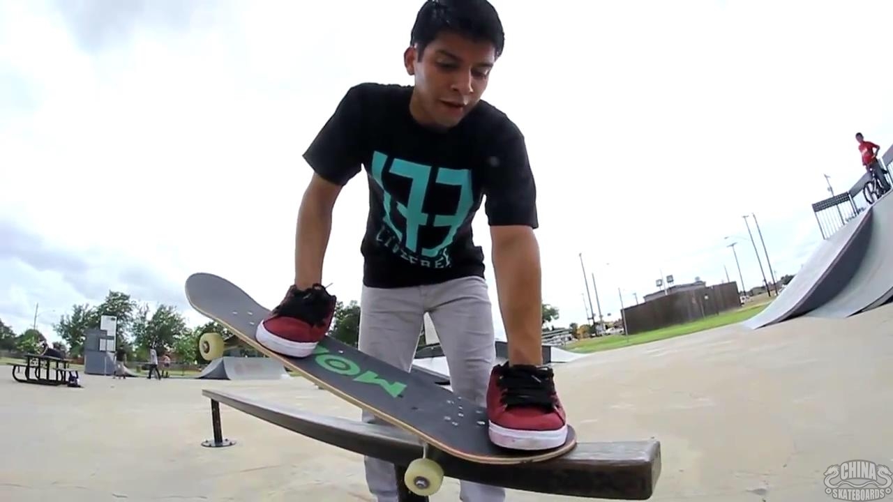 动作 滑板 教学 Crooked Grind Eddie Gonzalez