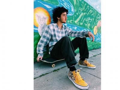 Rowan Zorilla 上脚 Supreme x Vans Sk8-Mid Pro 驰骋洛杉矶街头