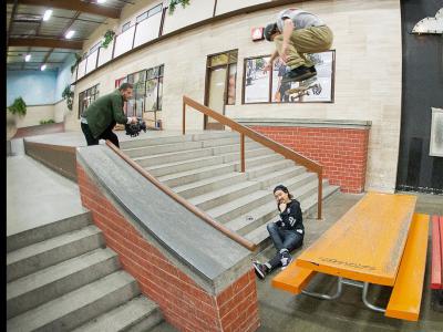 Chris Joslin在Berrics挑战最长距离的Bs Flip